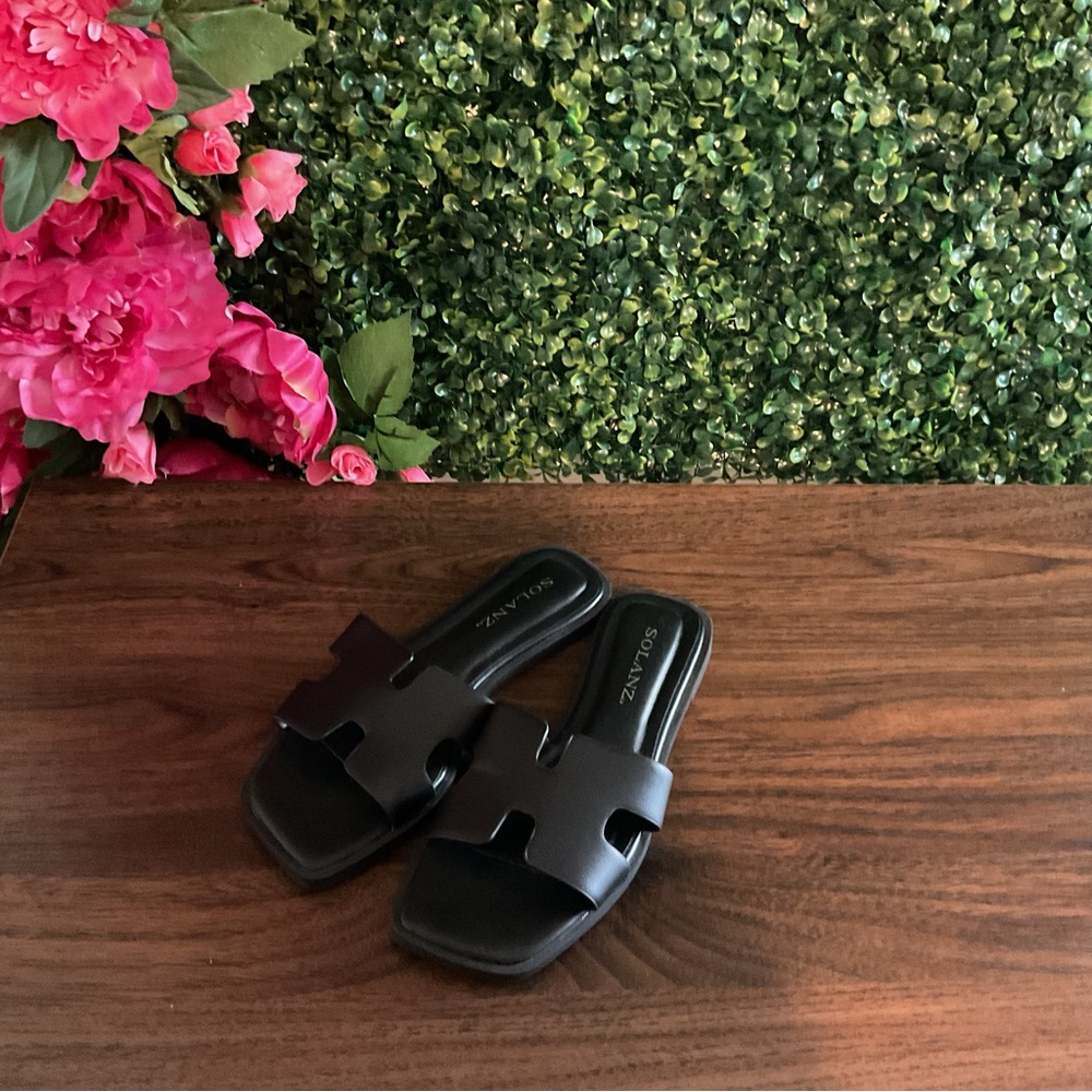 Black Slide Sandals Minimalist Design